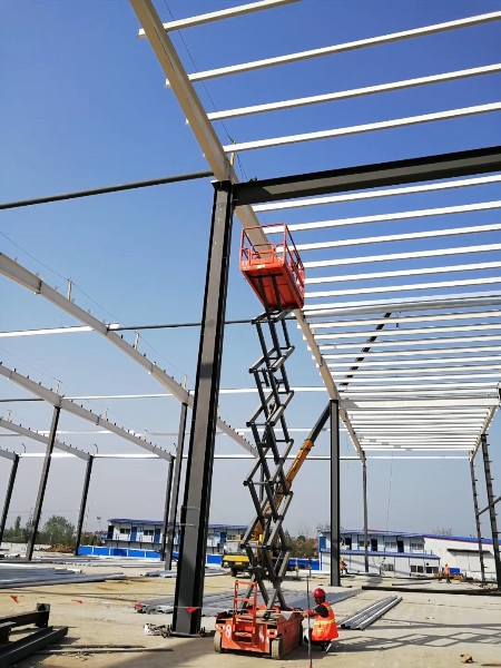 高空作業(yè)平臺.jpg 高空作業(yè)平臺.jpg